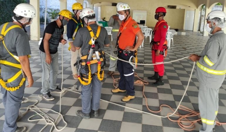 Colaboradores da Santa Casa Recife recebem treinamento sobre trabalho em altura