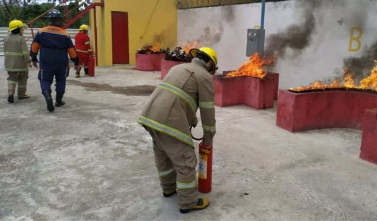 Colaboradores da UPA Torrões recebem curso de formação de Brigada de Incêndio