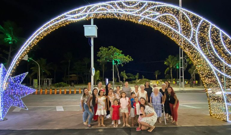 Idosas do CGPV ganham presentes e passeio de Natal
