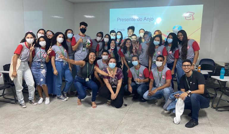 Jovens aprendizes da Santa Casa recebem tarde de atividades e troca de experiências