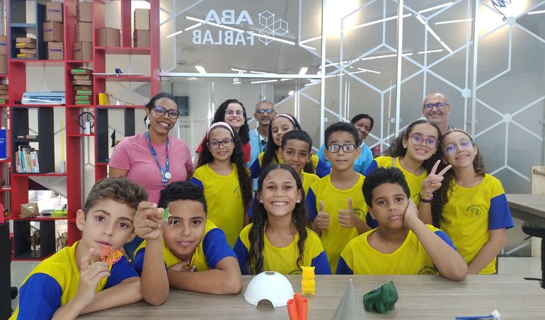 Tecnologia na sala de aula para os alunos do Colégio Santa Luísa de Marillac