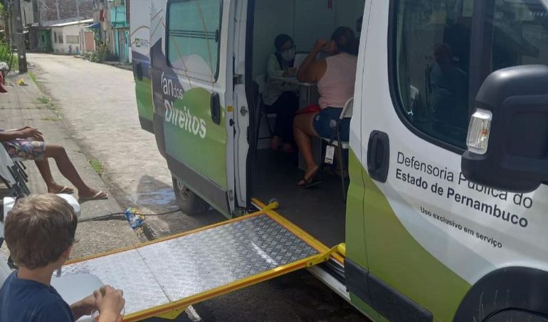 Van dos Direitos realiza ação em unidades mantidas pela Santa Casa Recife