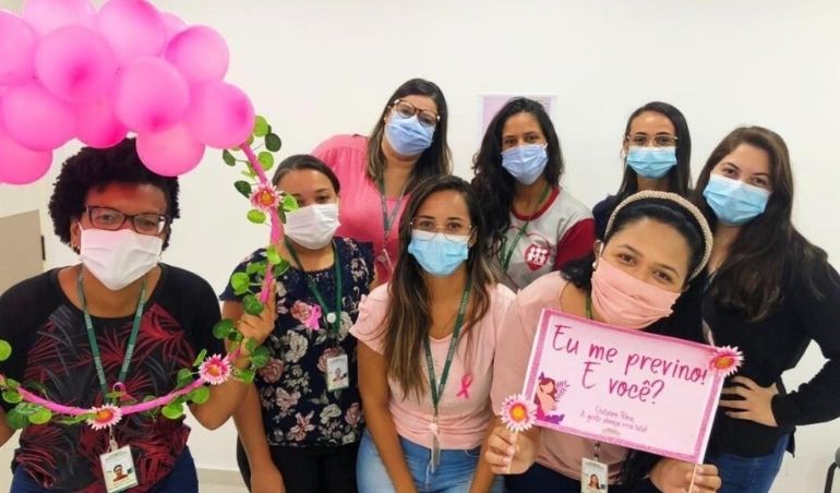 Outubro Rosa: Santa Casa realiza ações de conscientização sobre o câncer de mama e de colo de útero